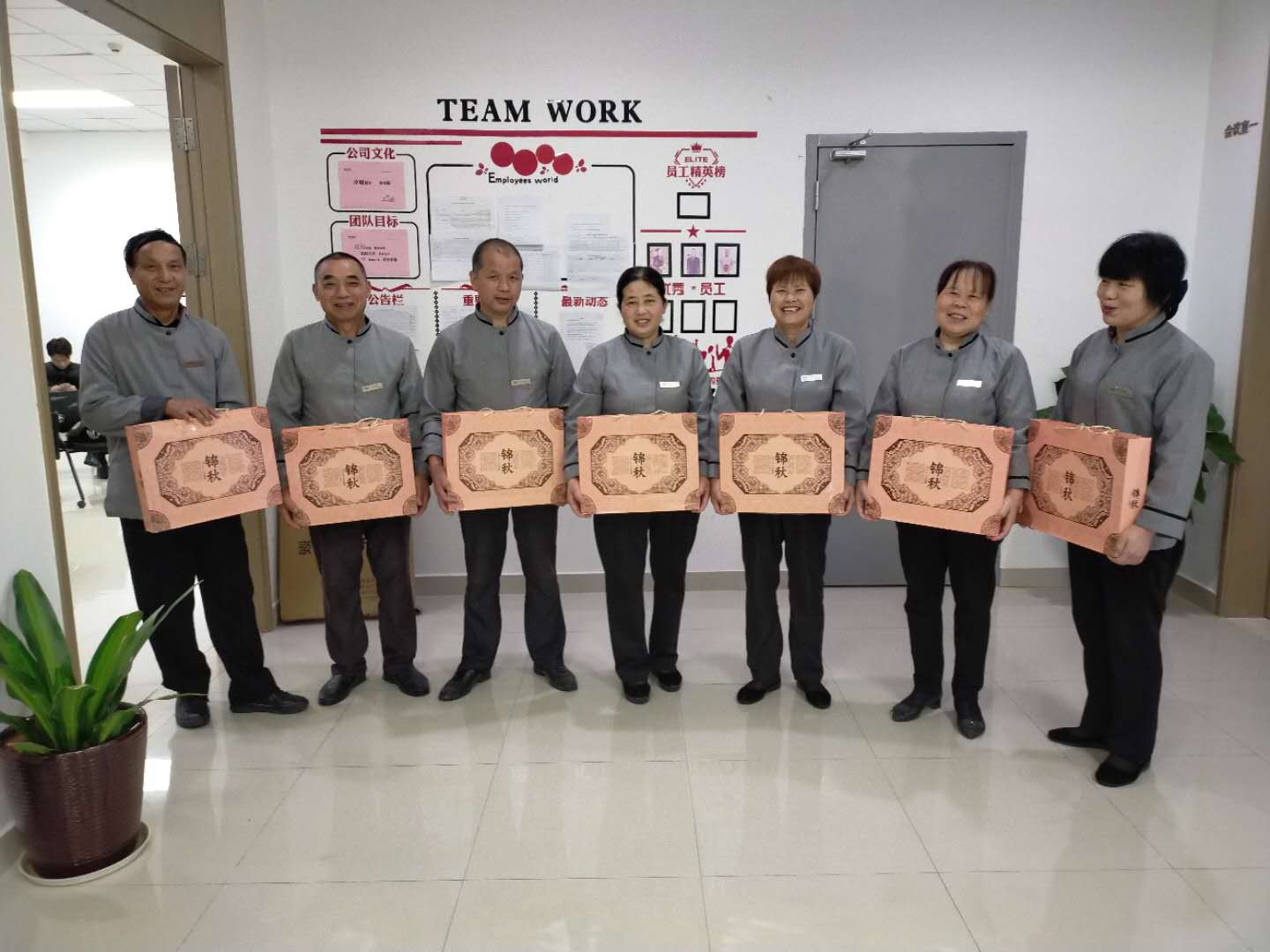 湖南怡美環(huán)境管理發(fā)展有限公司,湖南物業(yè)保潔服務(wù)，商場保潔,石材護理價格,市政環(huán)衛(wèi),駐場保潔