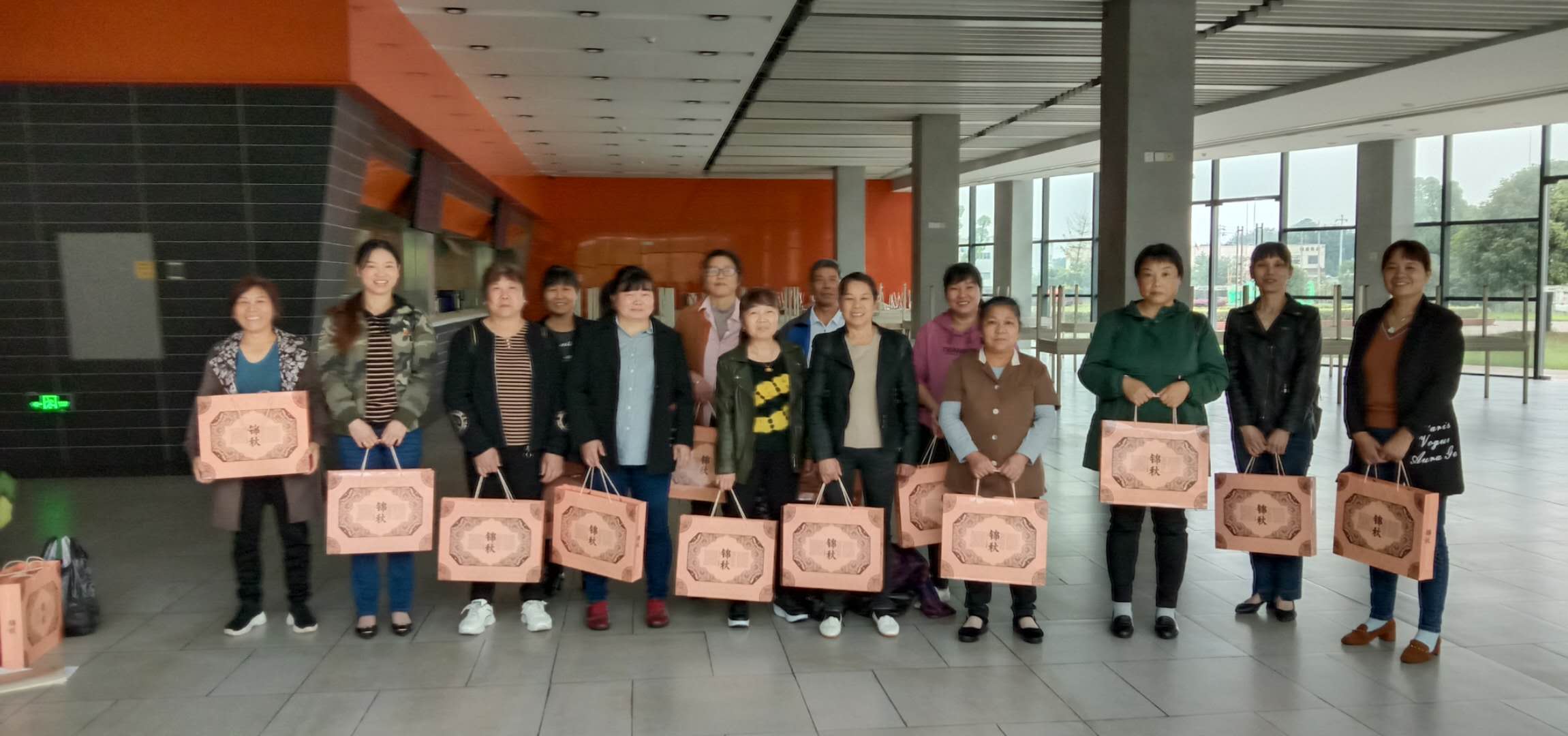 湖南怡美環(huán)境管理發(fā)展有限公司,湖南物業(yè)保潔服務(wù)，商場保潔,石材護理價格,市政環(huán)衛(wèi),駐場保潔