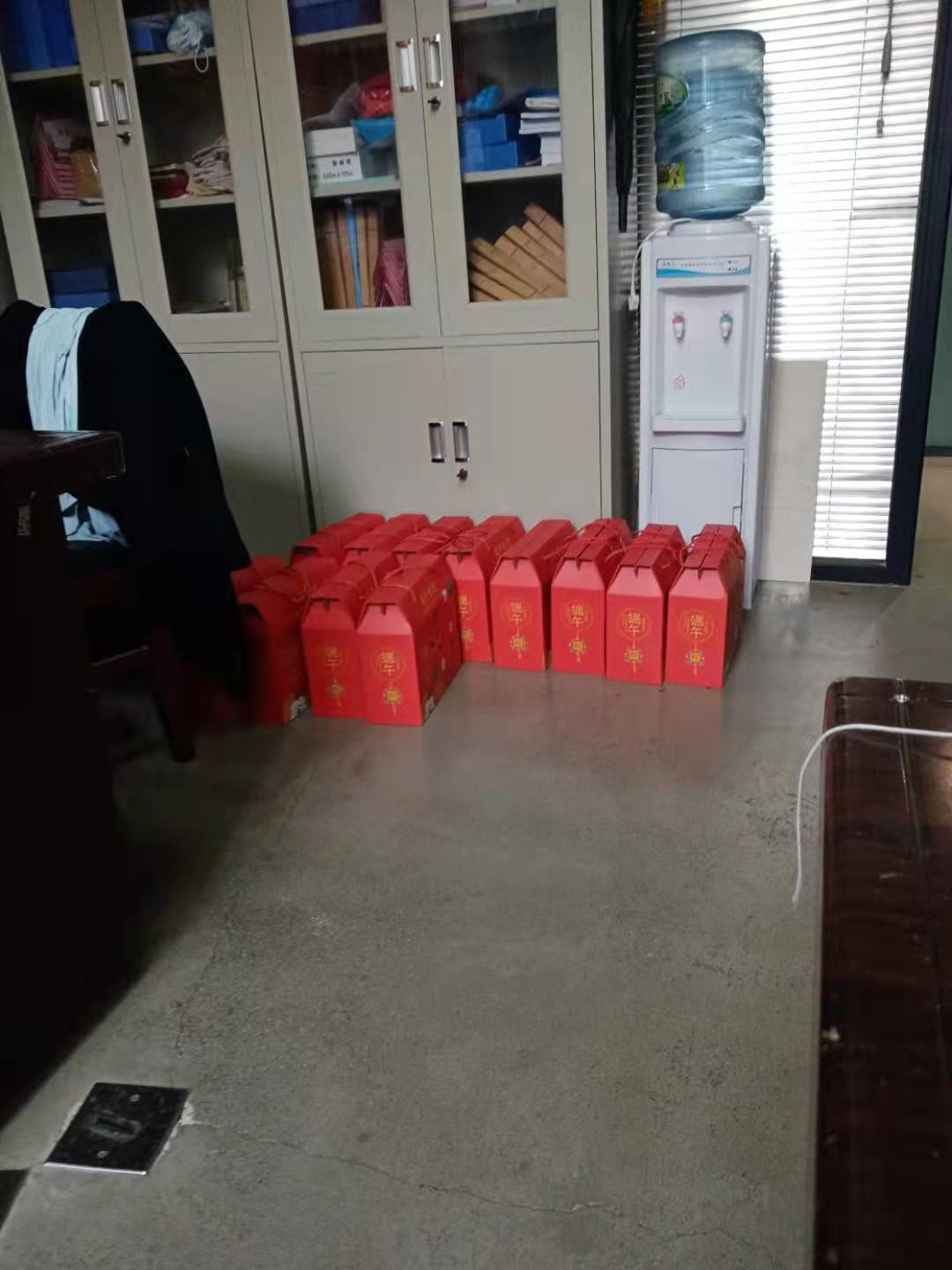 湖南怡美環(huán)境管理發(fā)展有限公司,湖南物業(yè)保潔服務(wù)，商場(chǎng)保潔,石材護(hù)理價(jià)格,市政環(huán)衛(wèi),駐場(chǎng)保潔